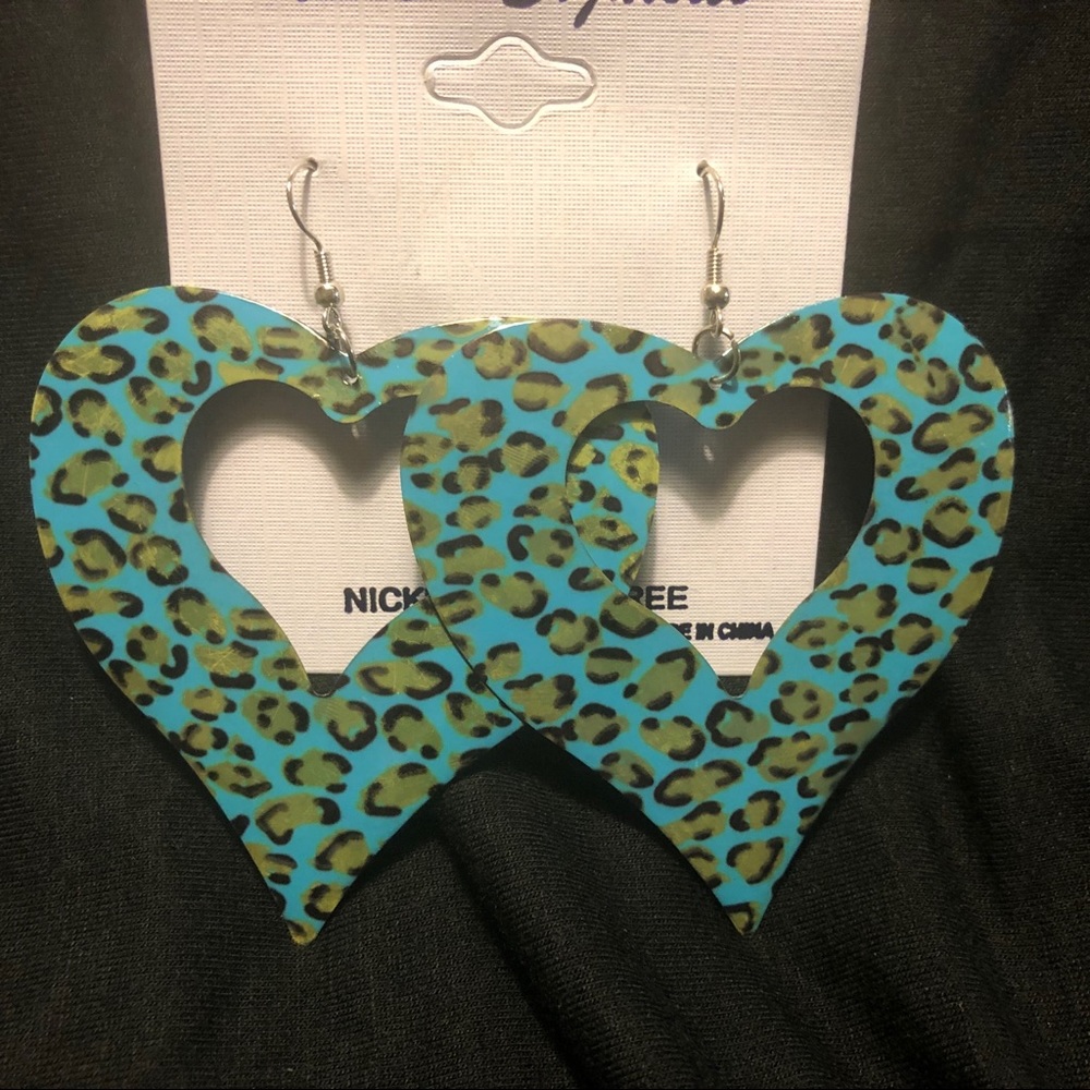 ••
TURQUOISE GREEN & BLACK LEOPARD PRINT EARRINGS